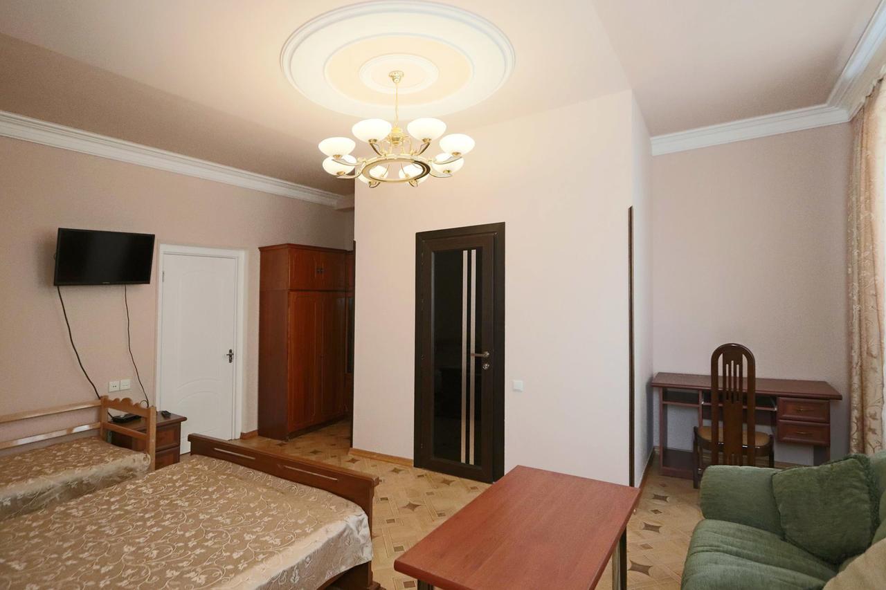 Garnim Guest House Yerevan Exterior photo