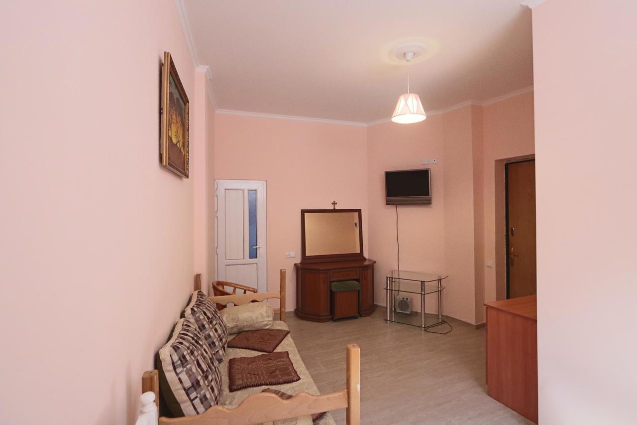 Garnim Guest House Yerevan Exterior photo